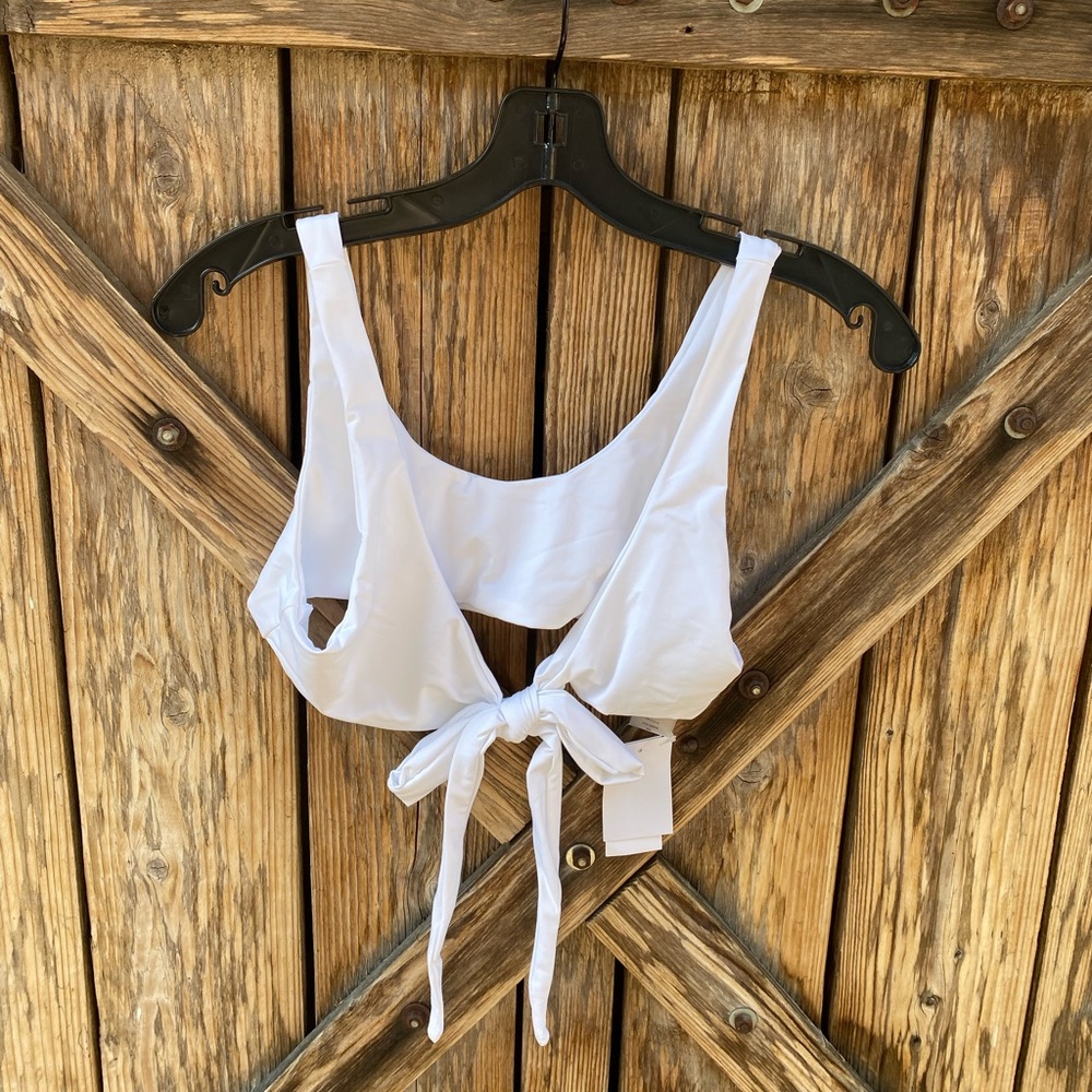 Good American 10 Ways To Wear Bikini Top White - Picture 2 of 11